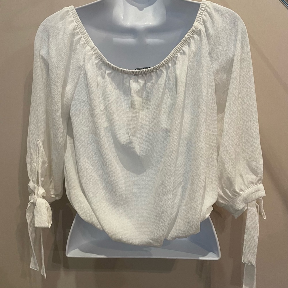 White off the shoulder crop top - Picture 3 of 3